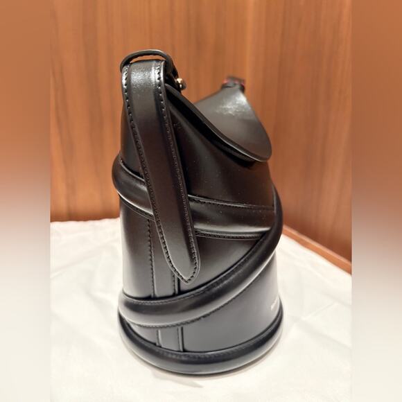 Alexander McQueen The Curve bucket bag small black - Picture 3 of 8